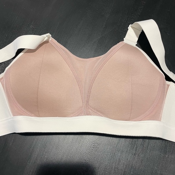 NIKE Dri-Fit Women’s Adjustable Sports Bra - Picture 2 of 7